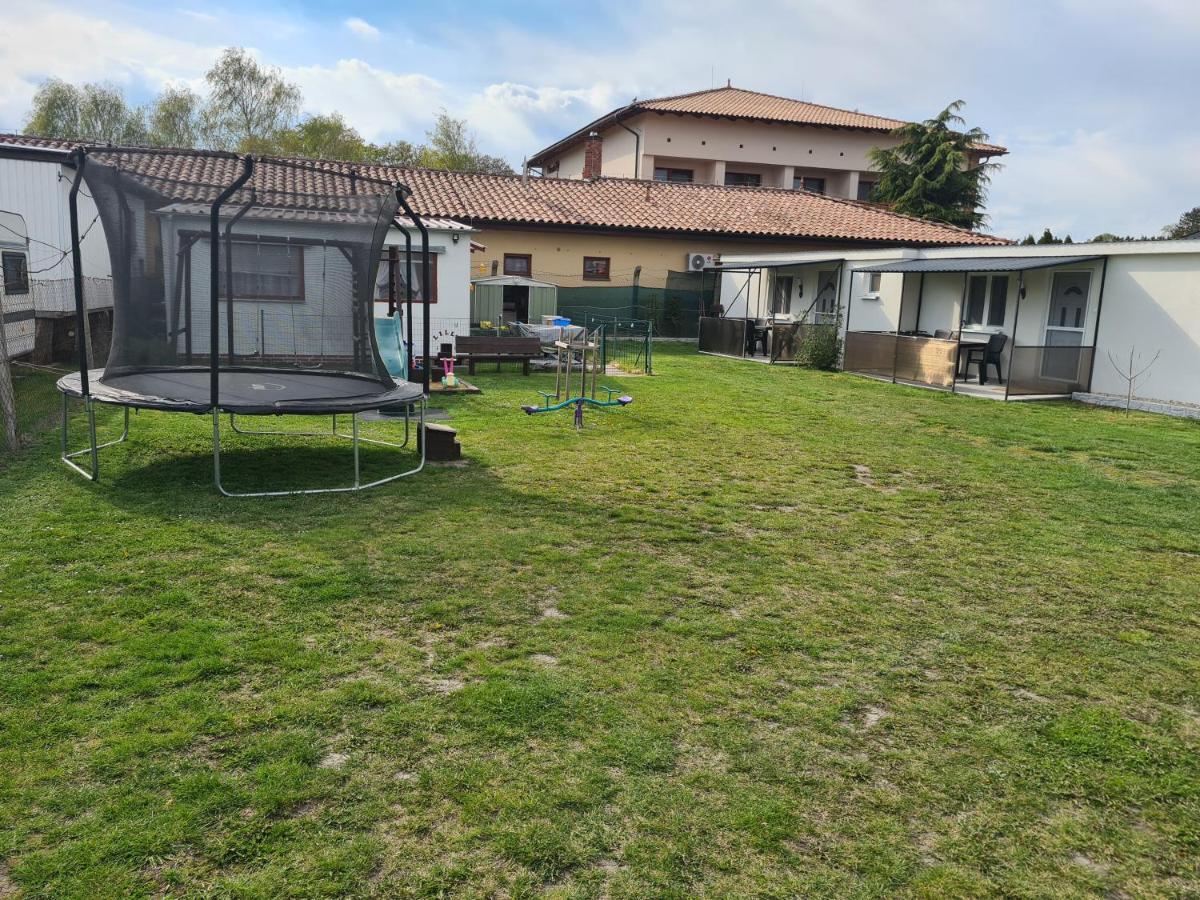 Melanie Apartman Veľký Meder Exterior foto